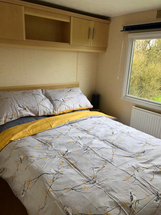 Captivating 2-Bed Static Caravan In Holyhead Llanfachraeth 外观 照片