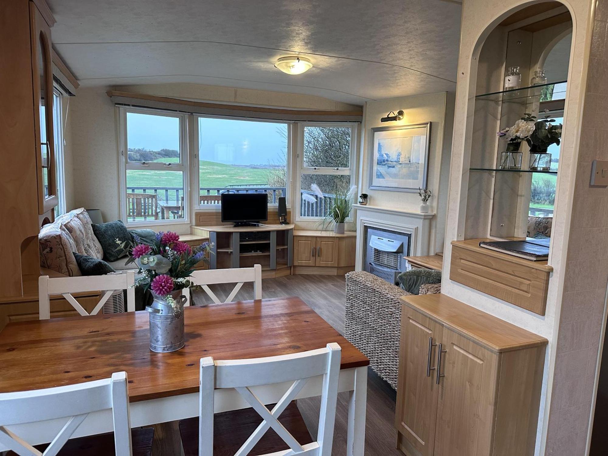 Captivating 2-Bed Static Caravan In Holyhead Llanfachraeth 外观 照片